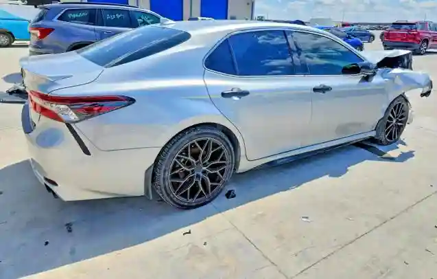 4T1K61AK2NU717475 2022 TOYOTA CAMRY-2