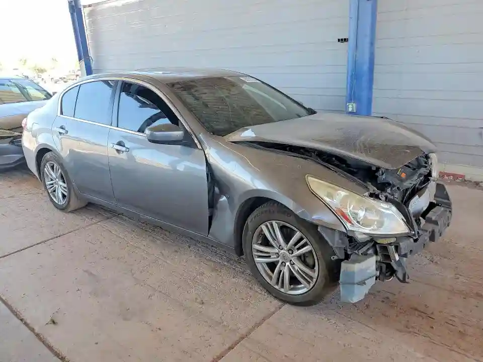 JN1CV6AP8FM500246 2015 INFINITI Q40-3