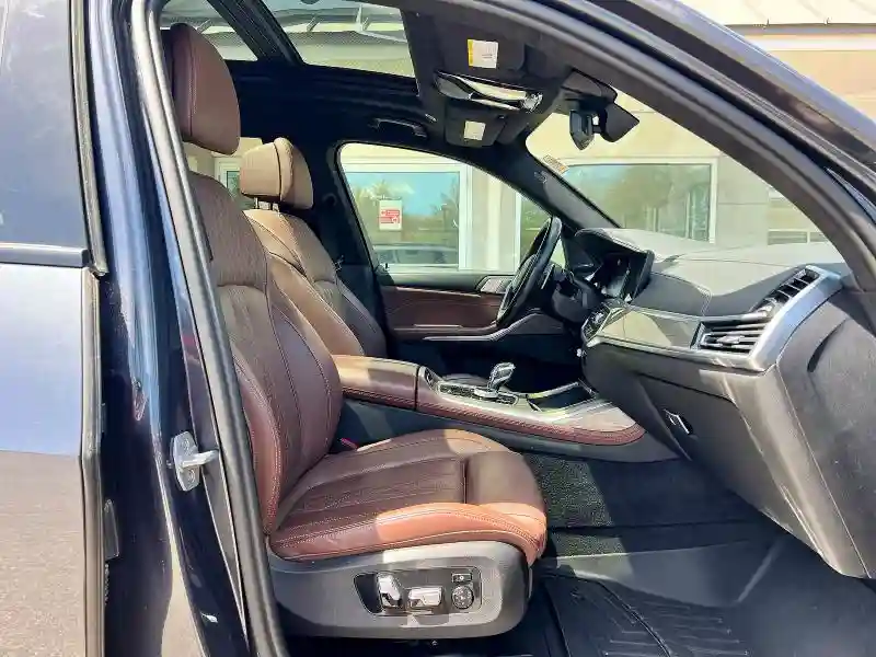 5UXCX6C00N9J47458 2022 BMW X7-4