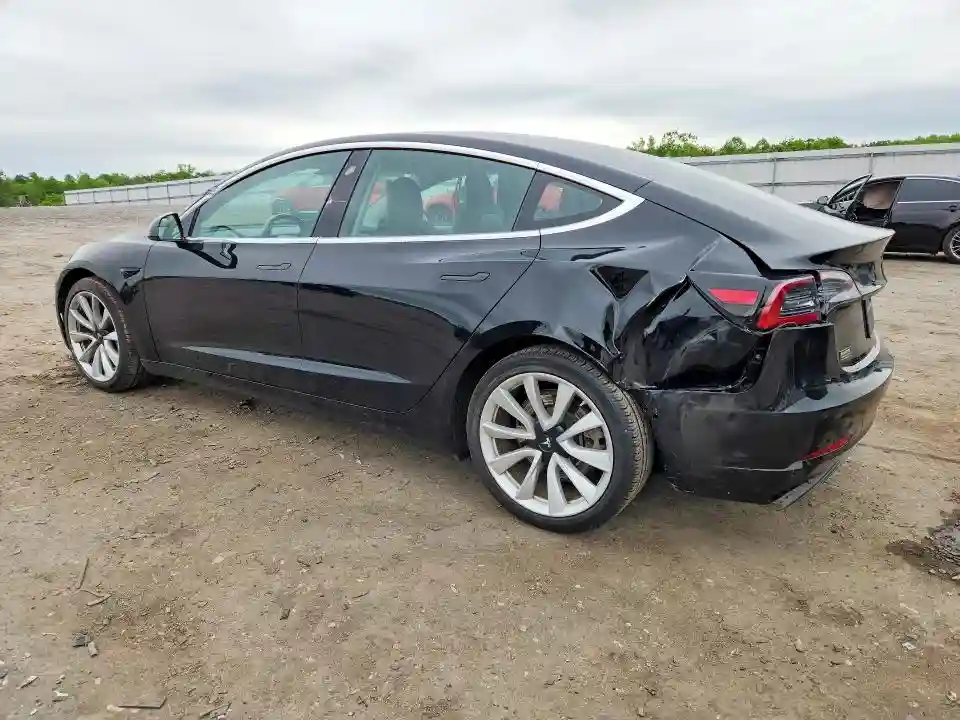 5YJ3E1EB0KF388575 2019 TESLA MODEL 3-1