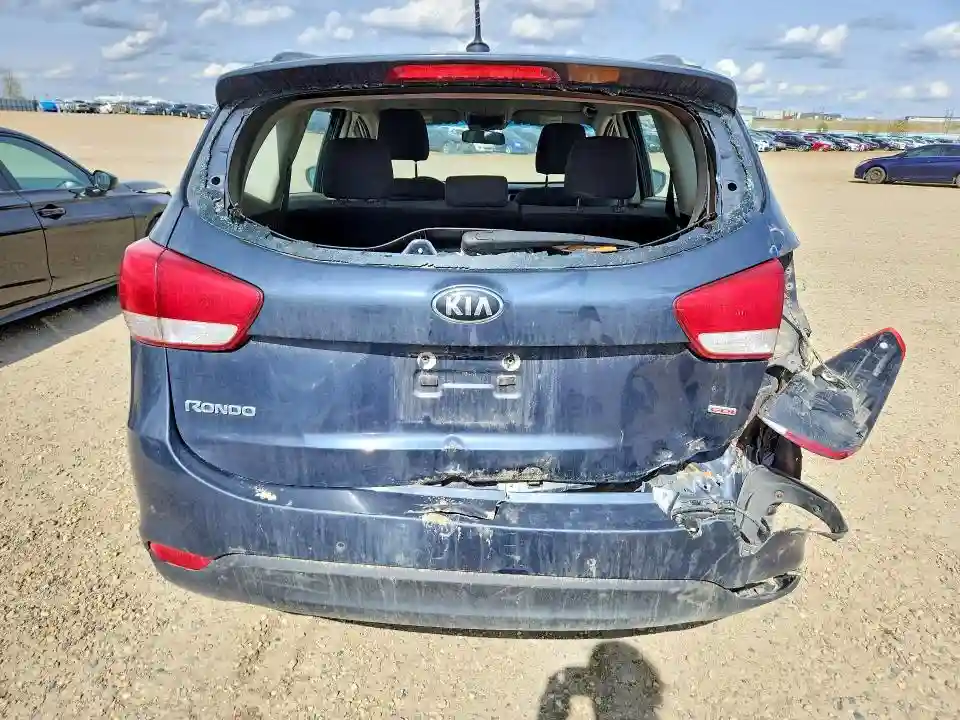 KNAHT8A37F7078564 2015 KIA RONDO-5