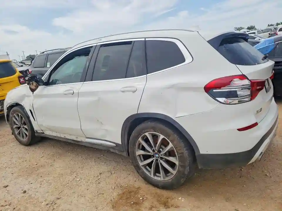 5UXTR7C56KLF29359 2019 BMW X3-1