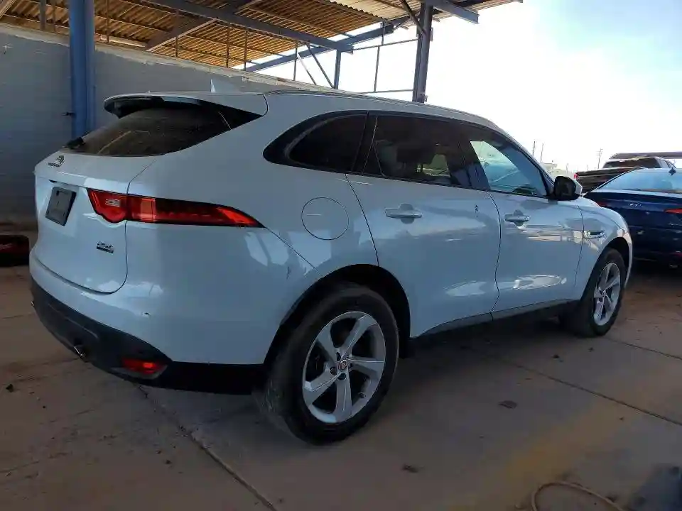 SADCJ2FX3JA250472 2018 JAGUAR F-PACE-2