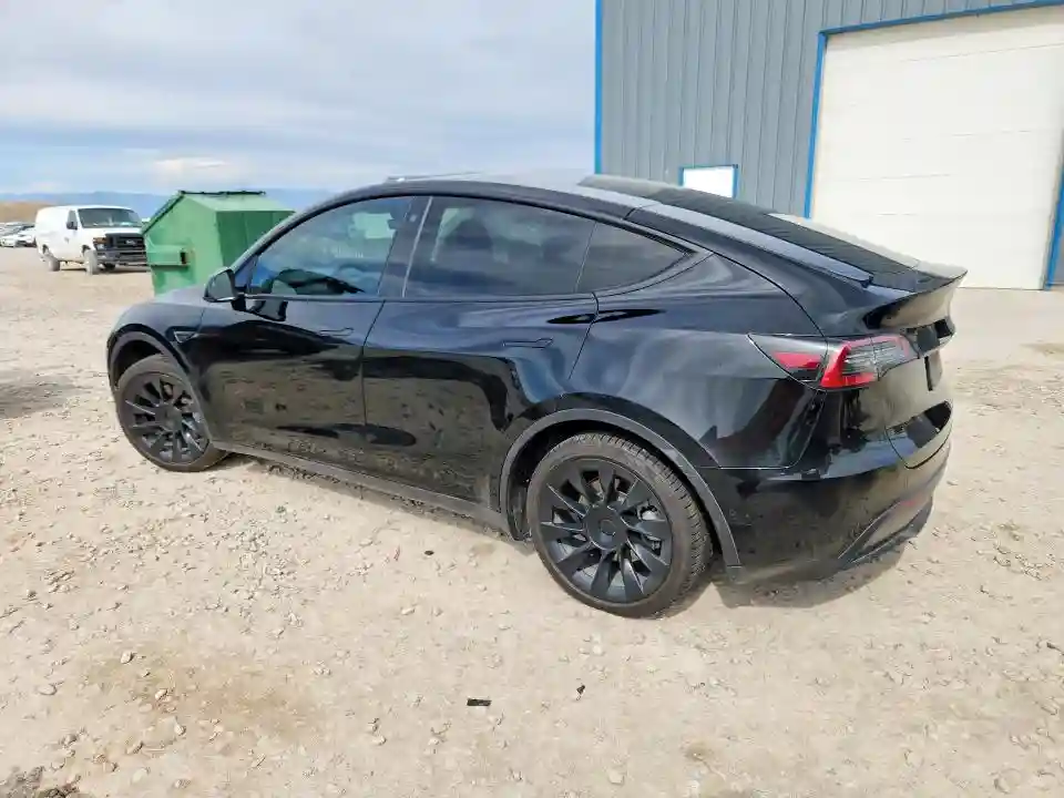 7SAYGDEE6NF447826 2022 TESLA MODEL Y-1