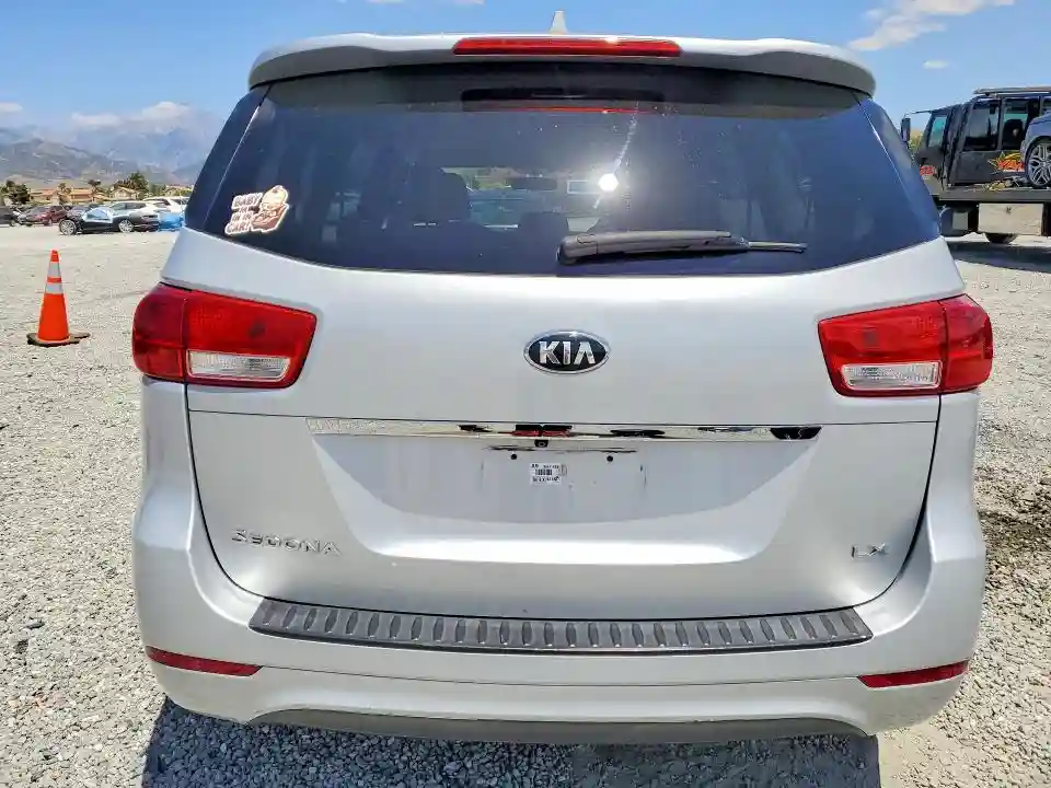 KNDMB5C15J6396616 2018 KIA SEDONA-5