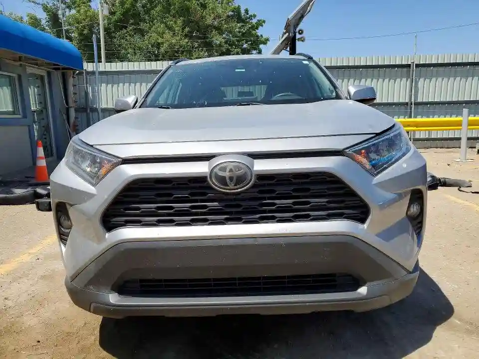 2T3W1RFVXKW034556 2019 TOYOTA RAV4-4