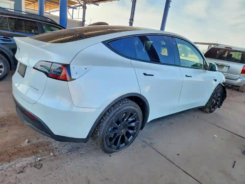 7SAYGDEE3PF675916 2023 TESLA MODEL Y-2
