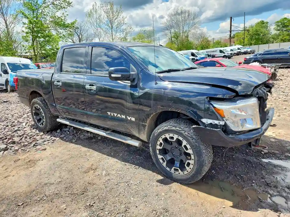 1N6AA1EJ2JN500848 2018 NISSAN TITAN-3