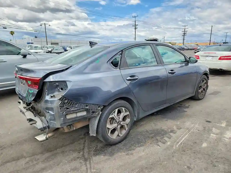 3KPF24AD1ME273197 2021 KIA FORTE-2