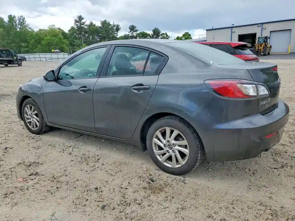 JM1BL1VPXD1807427 2013 MAZDA 3-1