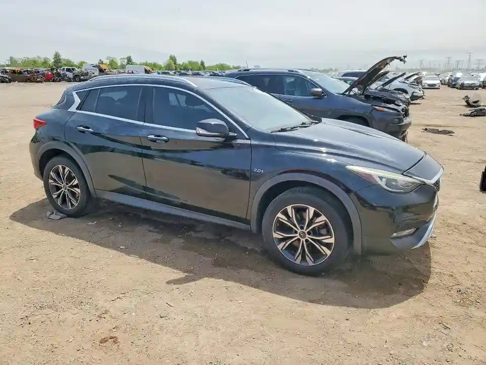 SJKCH5CR0HA022855 2017 INFINITI QX30-3