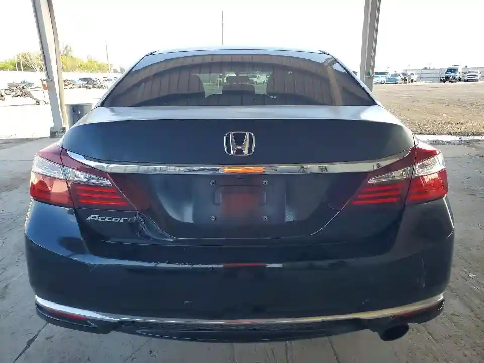 1HGCR2F33HA180517 2017 HONDA ACCORD-5