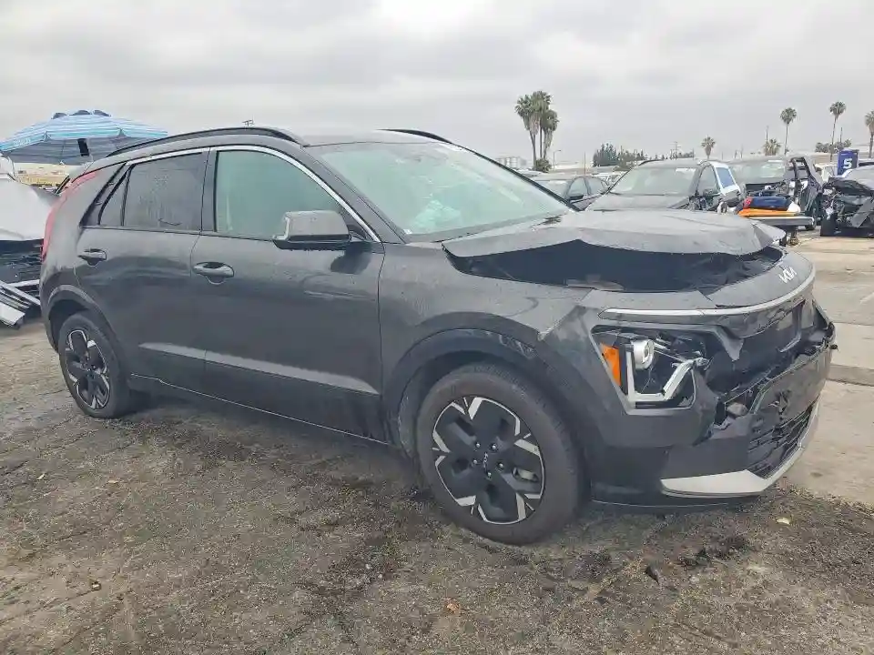 KNDCR3L16P5037219 2023 KIA NIRO-3