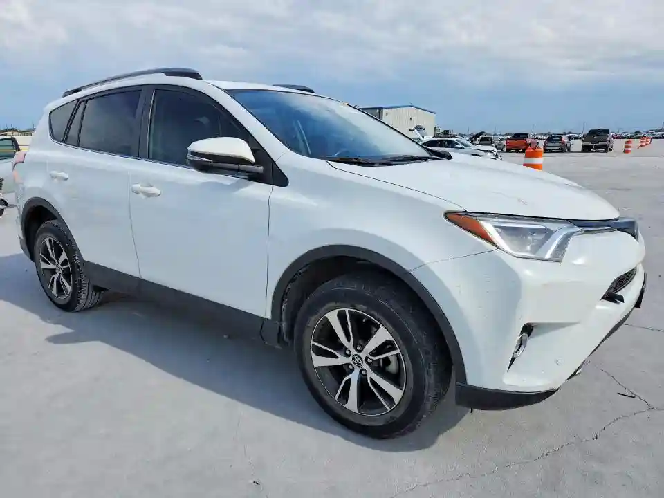 JTMWFREV4JJ188681 2018 TOYOTA RAV4-3