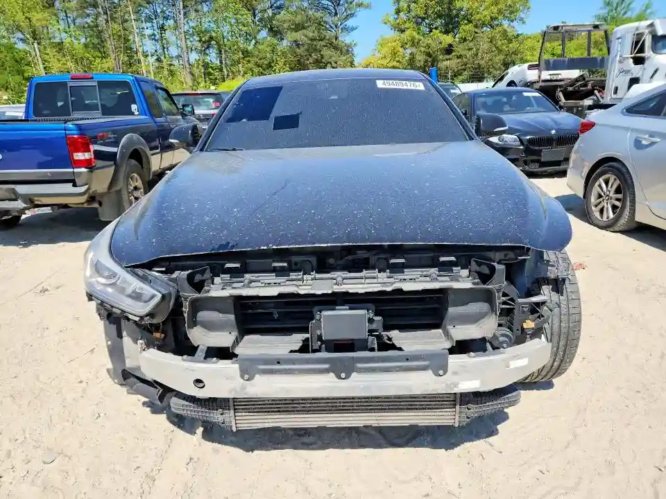 KMHG34JA0JU038502 2018 GENESIS G90-4