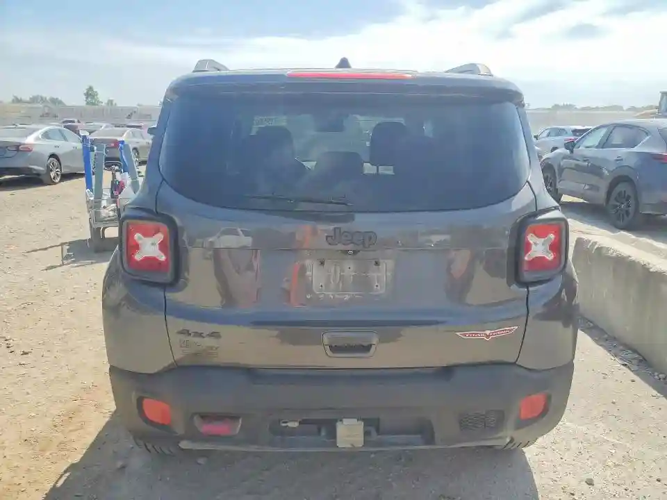 ZACCJBCB4JPG81939 2018 JEEP RENEGADE-5