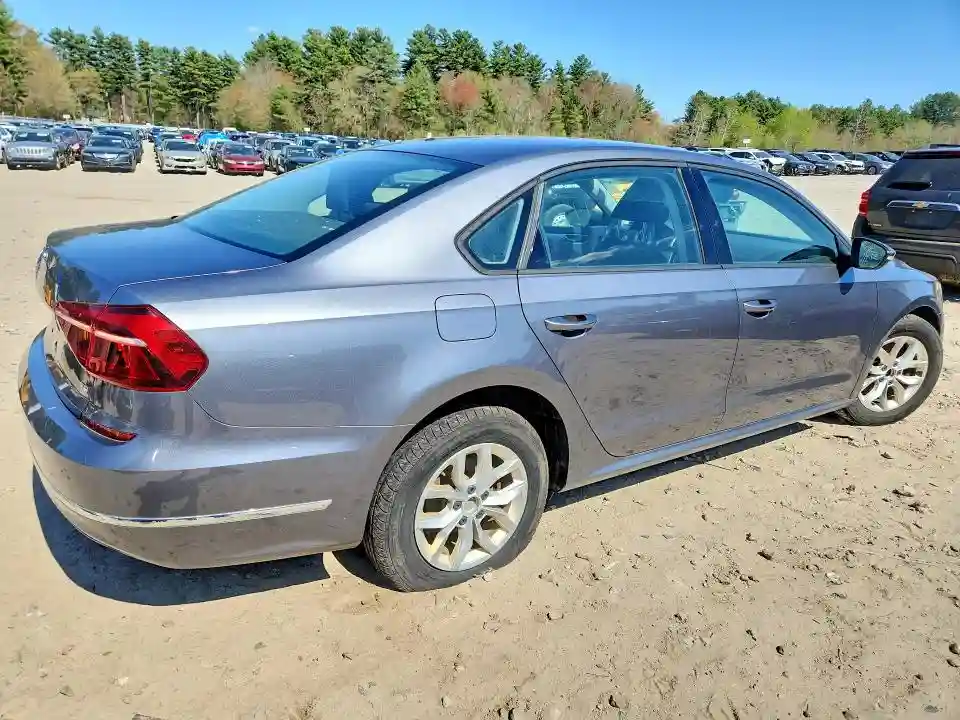 1VWAA7A36JC000598 2018 VOLKSWAGEN PASSAT-2