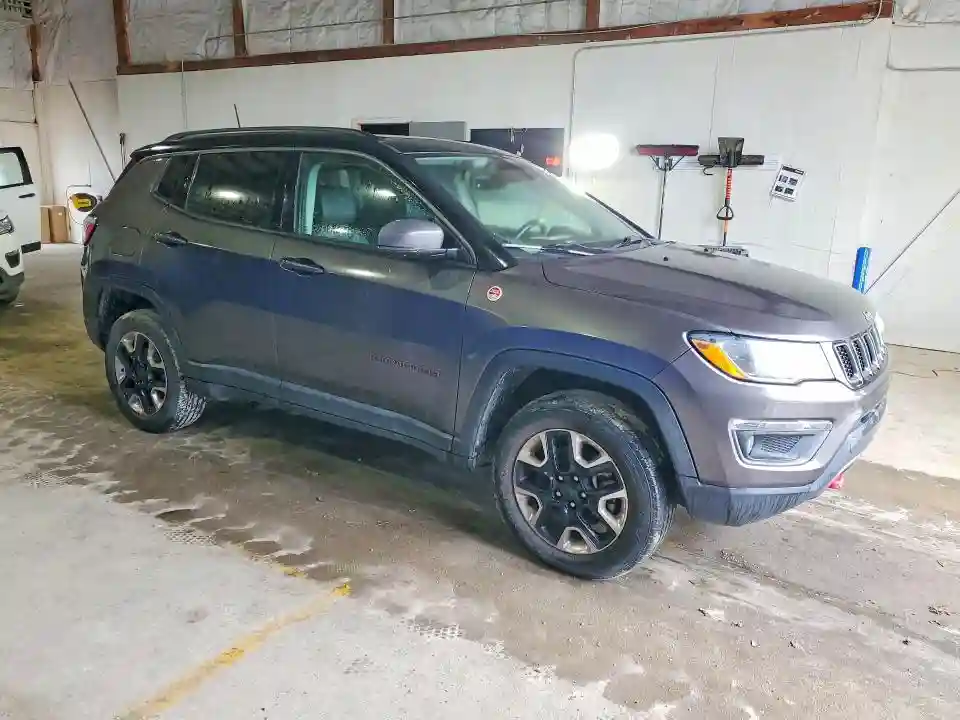 3C4NJDDB9HT639840 2017 JEEP COMPASS-3