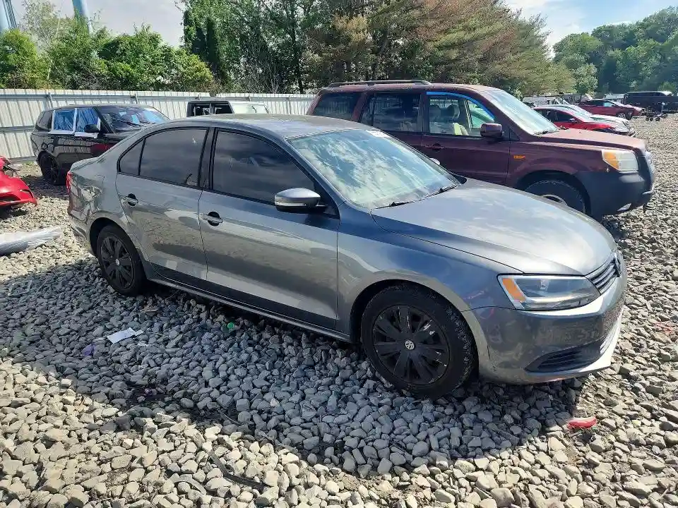 3VWD17AJXEM364152 2014 VOLKSWAGEN JETTA-3