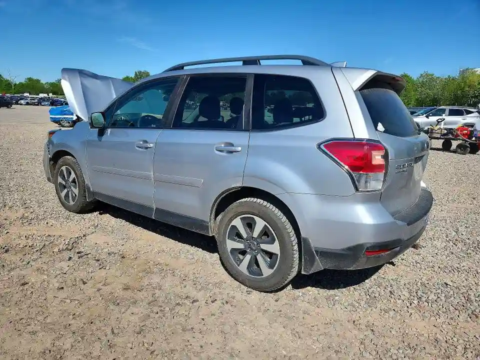JF2SJAGC9JH476635 2018 SUBARU FORESTER-1