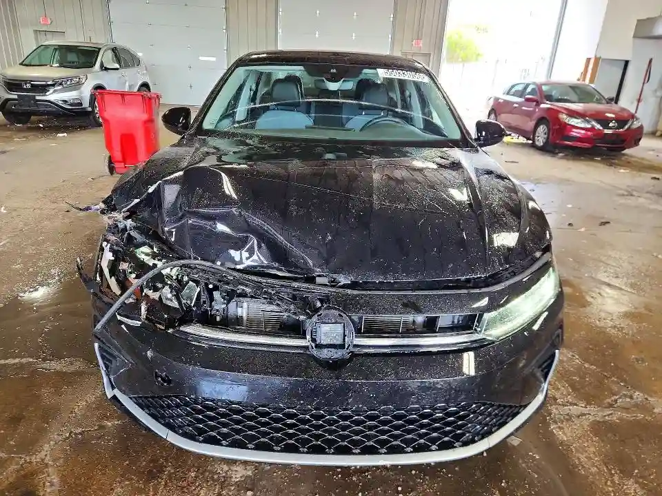 3VW7X7BU1SM084765 2025 VOLKSWAGEN JETTA-4