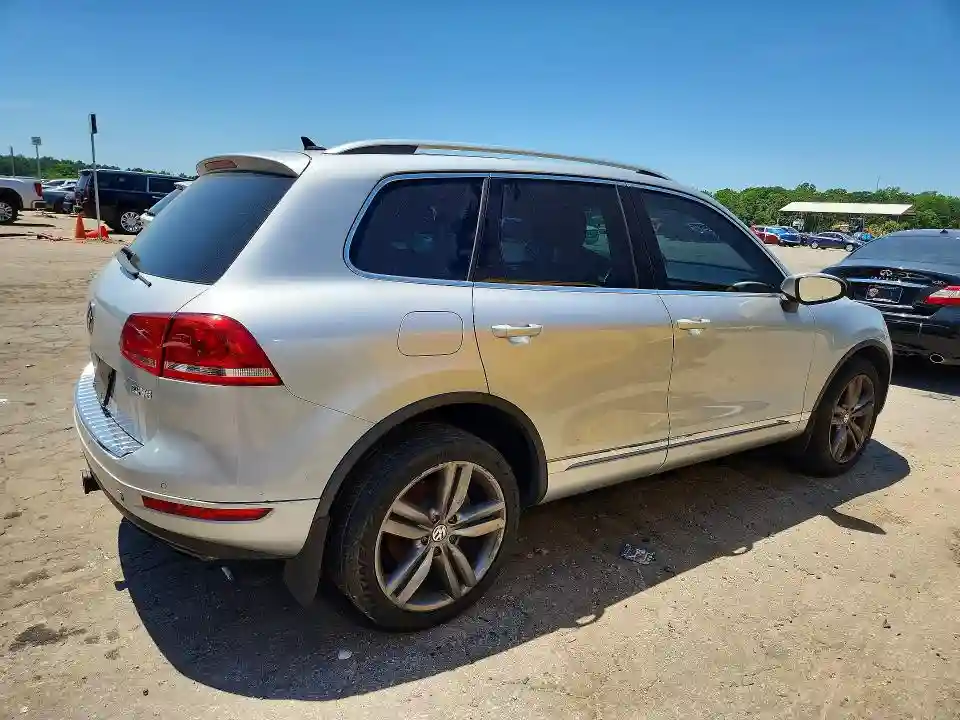 WVGEF9BPXCD007789 2012 VOLKSWAGEN TOUAREG-2