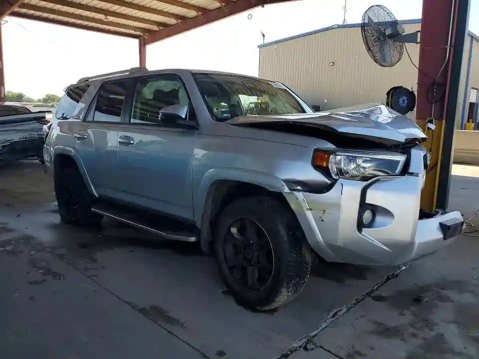 JTEZU5JR8J5190037 2018 TOYOTA 4RUNNER-3