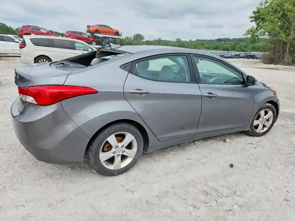 5NPDH4AE1DH396234 2013 HYUNDAI ELANTRA-2