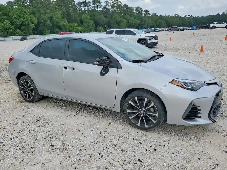2T1BURHE2JC017763 2018 TOYOTA COROLLA-3