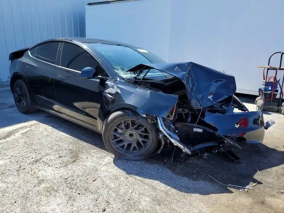 5YJ3E1EA0SF069748 2025 TESLA MODEL 3-3