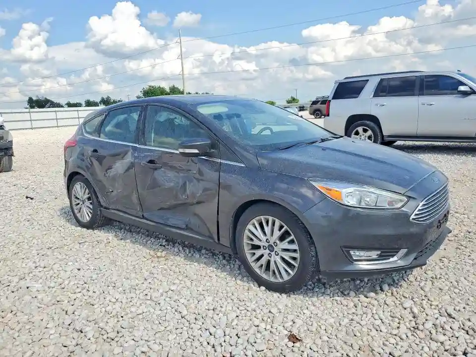 1FADP3N23JL289650 2018 FORD FOCUS-3