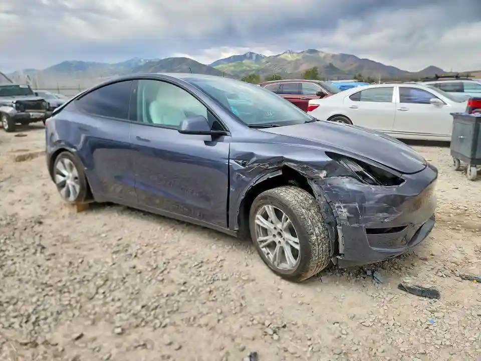 7SAYGAEE1PF978790 2023 TESLA MODEL Y-3