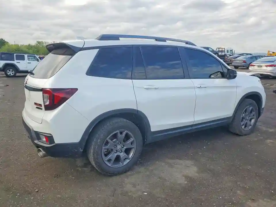 5FNYF8H65RB003953 2024 HONDA PASSPORT-2