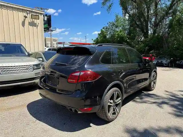 WP1AB2A23CLA45610 2012 PORSCHE CAYENNE-3