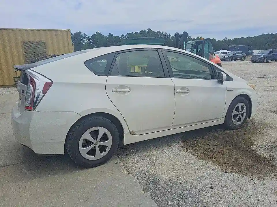 JTDKN3DU4D5544647 2013 TOYOTA PRIUS-2