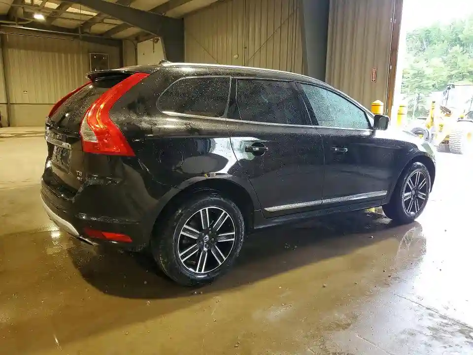 YV440MRR9H2216520 2017 VOLVO XC60-2
