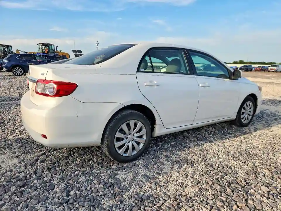 5YFBU4EE9CP049555 2012 TOYOTA COROLLA-2