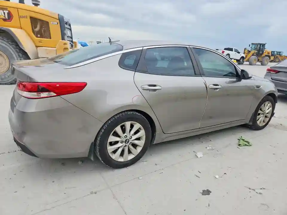 5XXGT4L34JG268245 2018 KIA OPTIMA-2