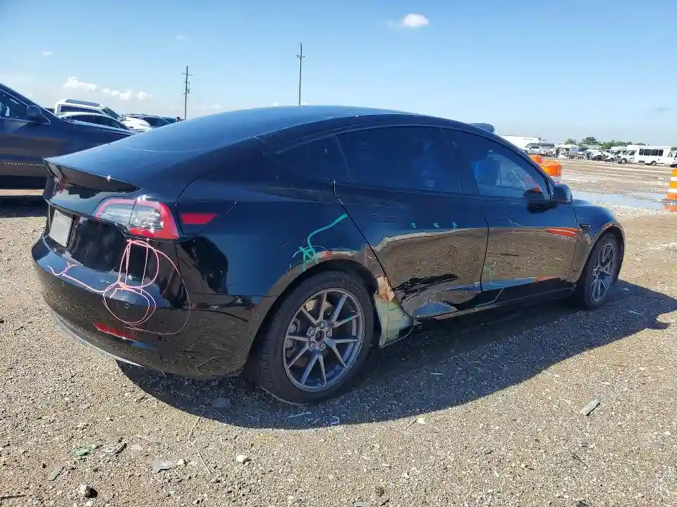 5YJ3E1EA8NF355965 2022 TESLA MODEL 3-2