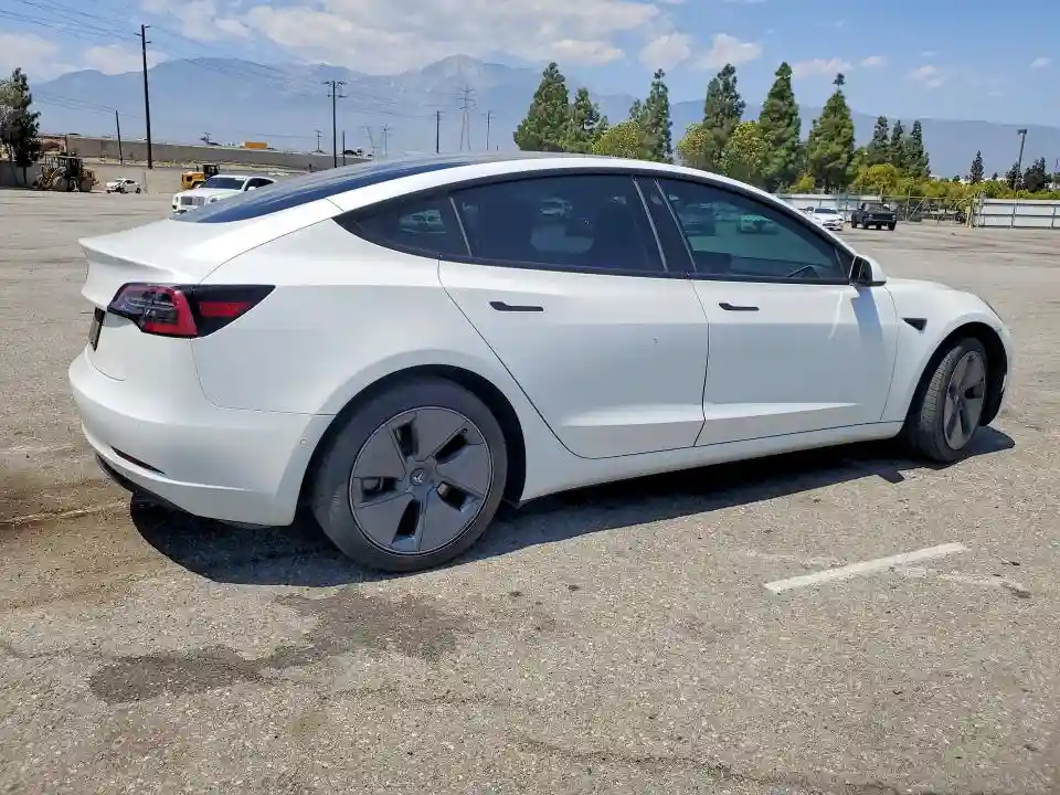 5YJ3E1EA8MF929642 2021 TESLA MODEL 3-2