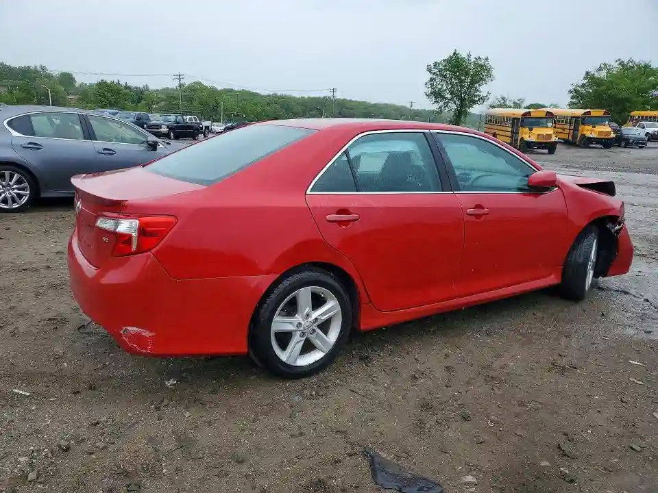 4T1BF1FK2DU724126 2013 TOYOTA 0125 SE-2