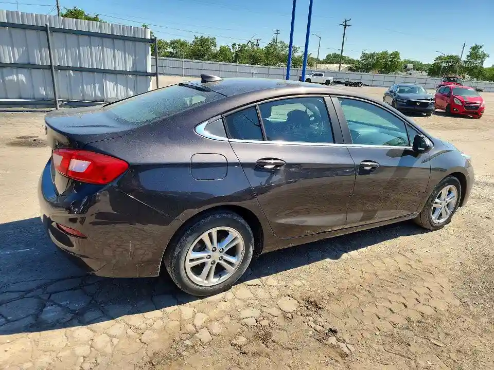 1G1BE5SM2H7152977 2017 CHEVROLET CRUZE-2