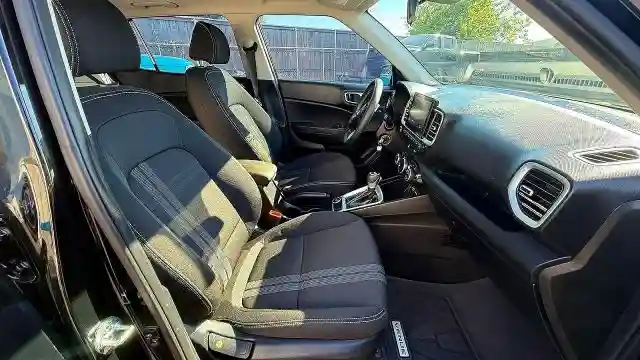 KMHRC8A34NU173263 2022 HYUNDAI VENUE-4