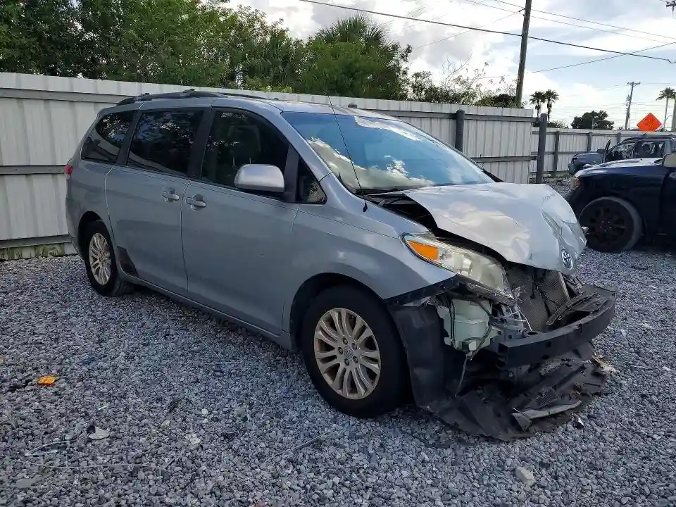 5TDYK3DC0ES421739 2014 TOYOTA SIENNA-3