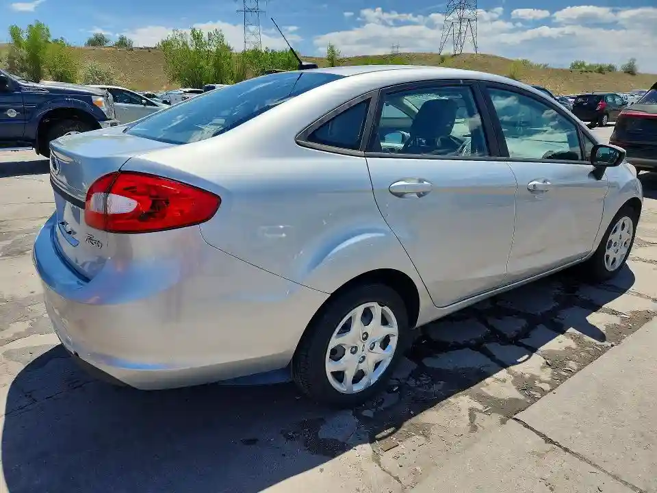3FADP4AJ5CM170762 2012 FORD FIESTA-2