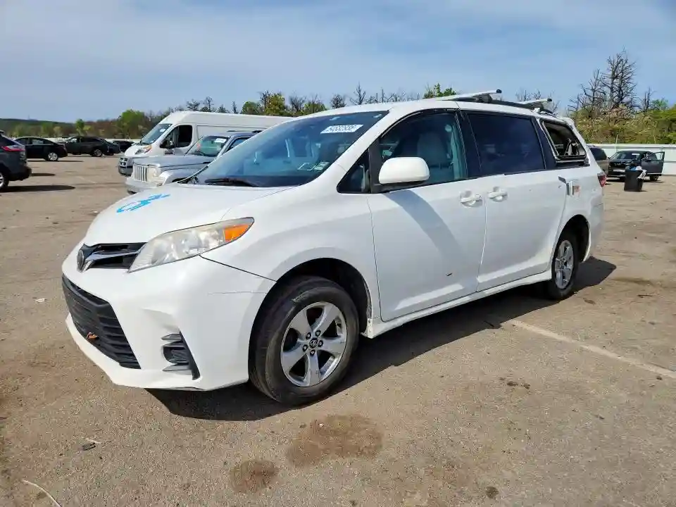 5TDKZ3DC7JS905421 2018 TOYOTA SIENNA-0