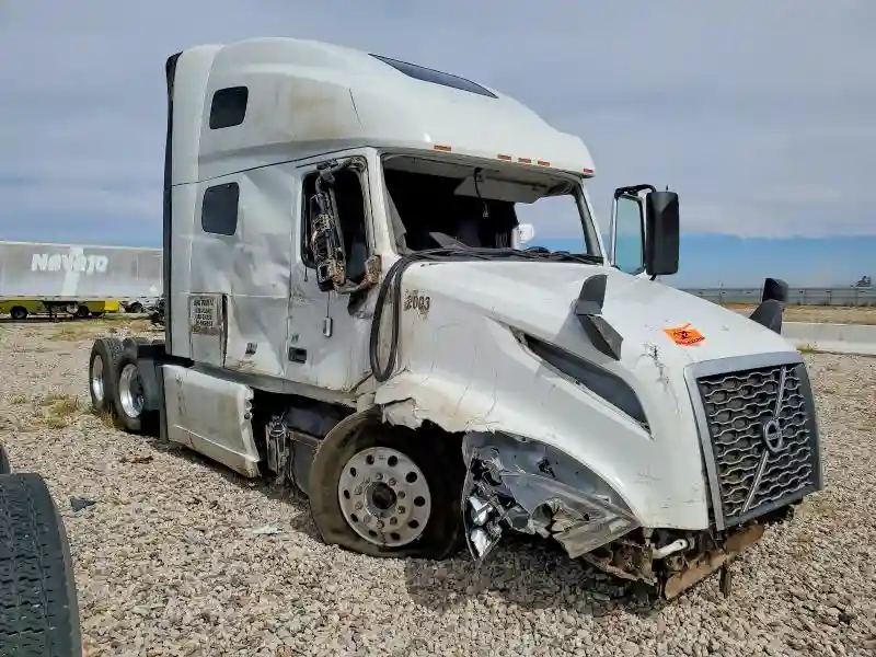 4V4NC9EH1MN284817 2021 VOLVO VN-0