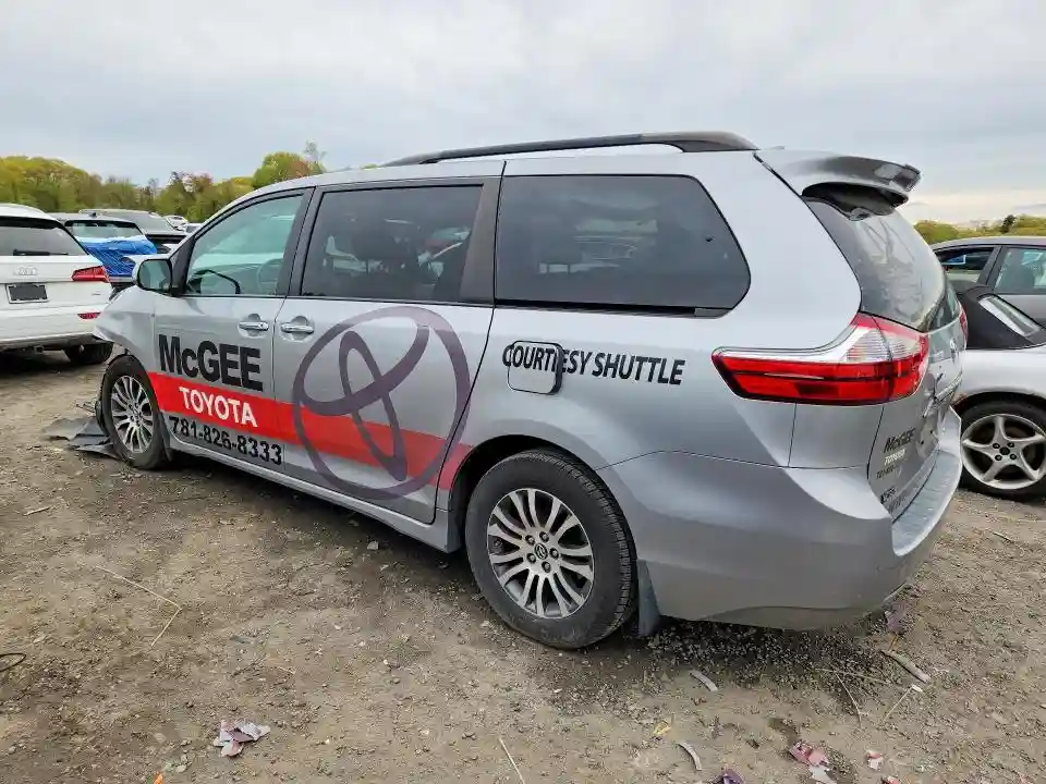 5TDYZ3DC7JS938249 2018 TOYOTA SIENNA-1