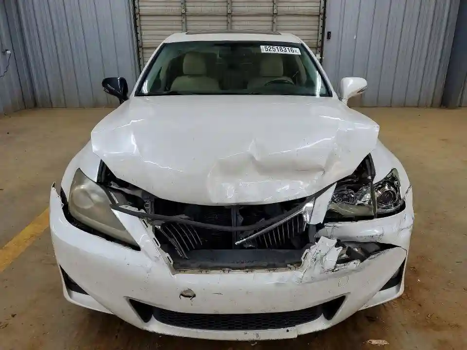 JTHBF5C20B5138806 2011 LEXUS IS-4