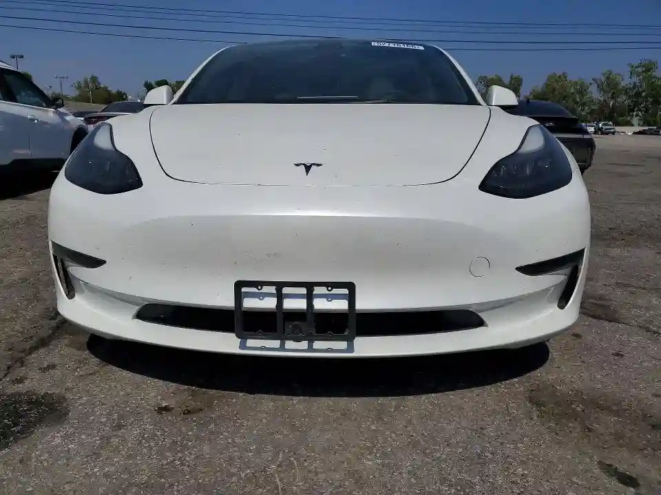 5YJ3E1EA2PF476364 2023 TESLA MODEL 3-4